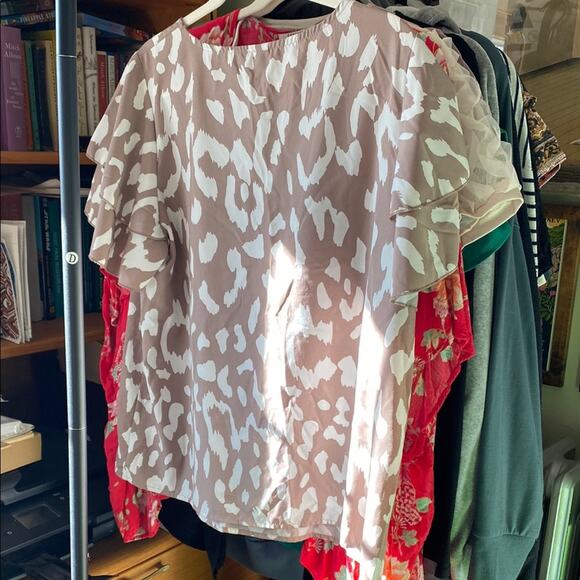 Shein Women's Beige and White Patterned Top - Picture 6 of 6